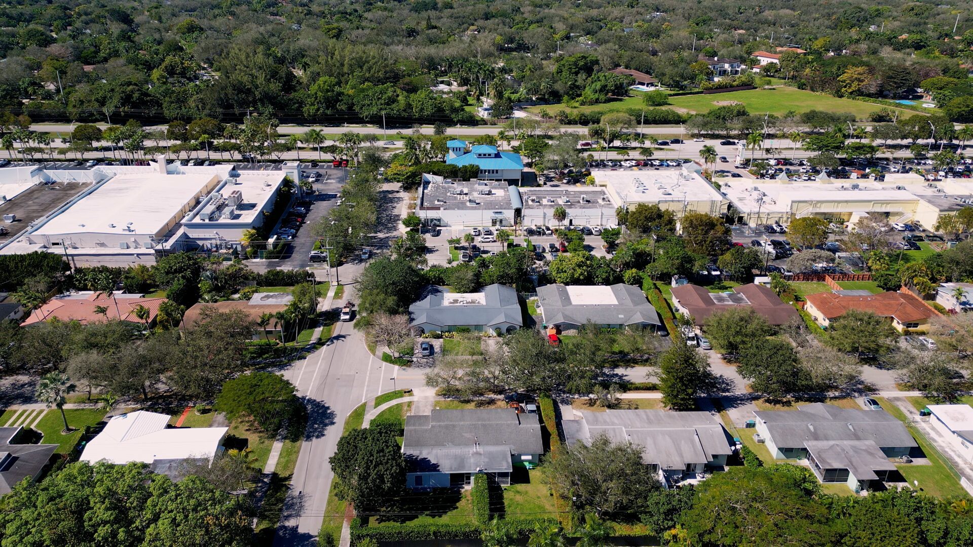 outside view of the Pinecrest Family Dental